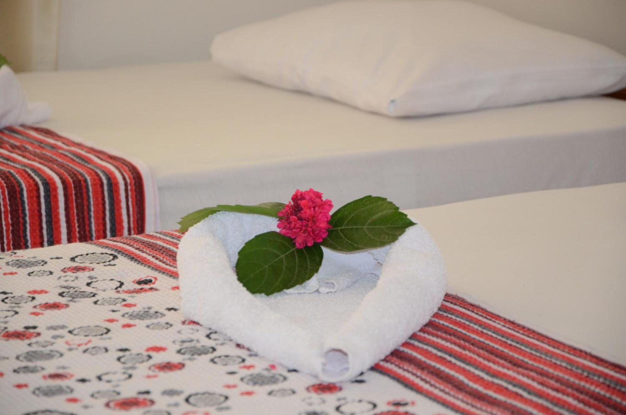 Dilek Hotel Menderes Bagian luar foto